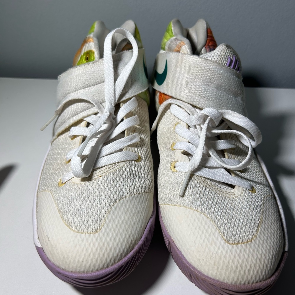 Nike Kyrie 2 “Easter”